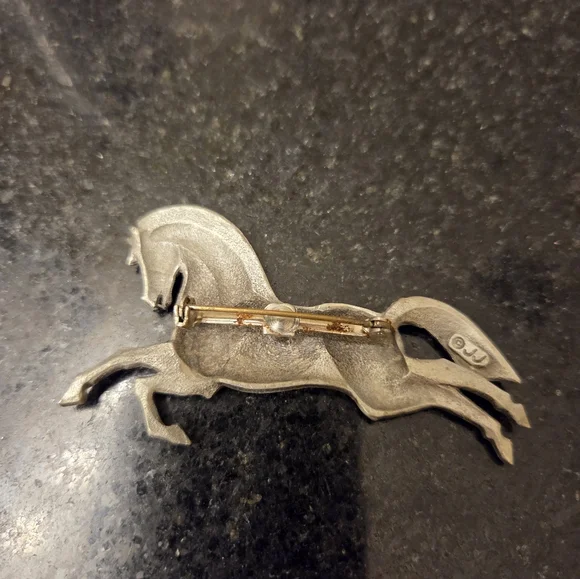 Horse Brooch - Picture 3 of 5